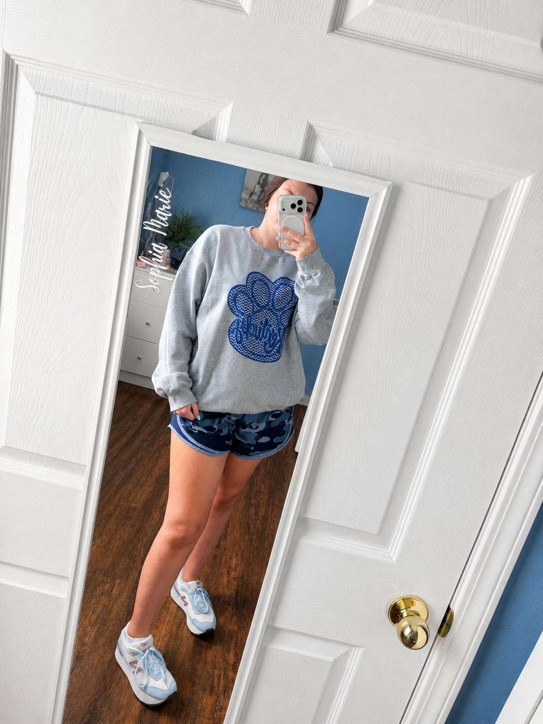 Kentucky Chevron Paw Sweatshirt - RTS